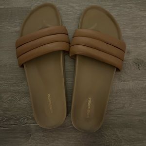 Beatrice Valenzuela Classic Sandalia size 9 in tan.